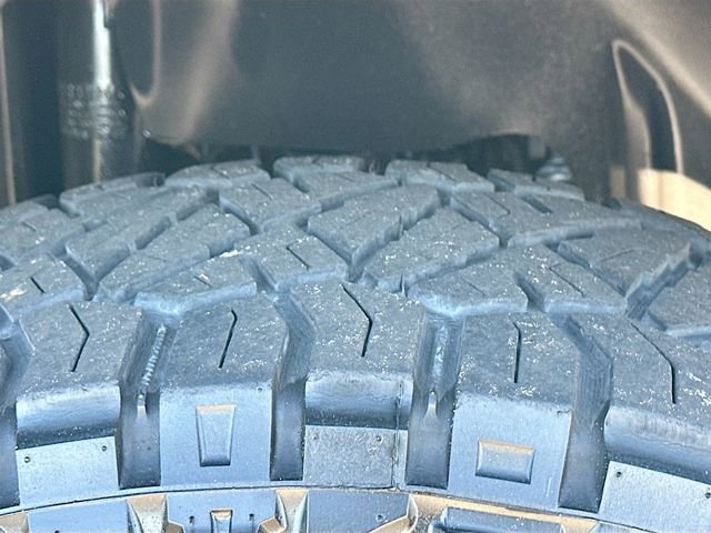 Used 2023 Jeep Gladiator Sport image 32