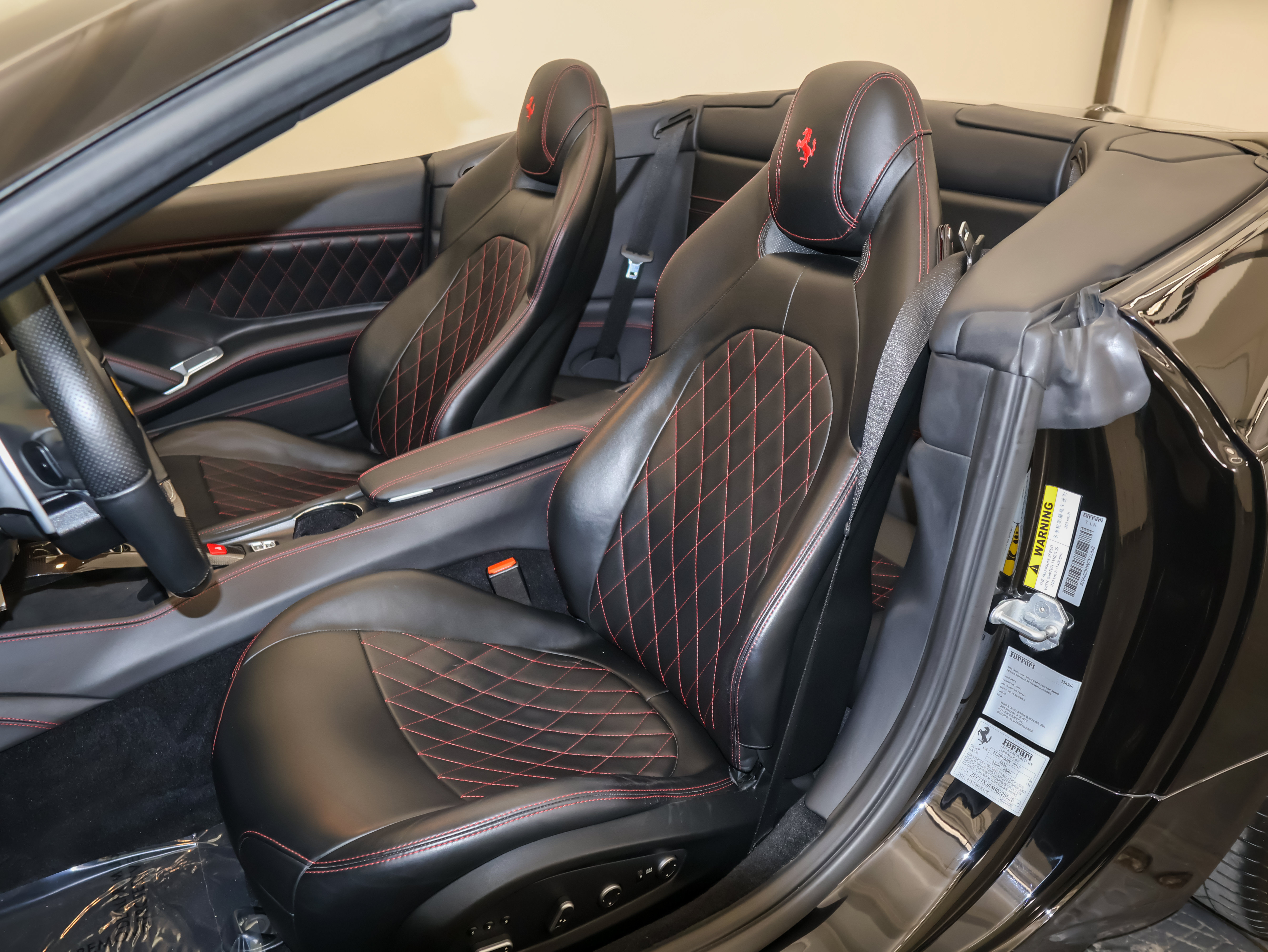 Used 2017 Ferrari California T RWD image 14