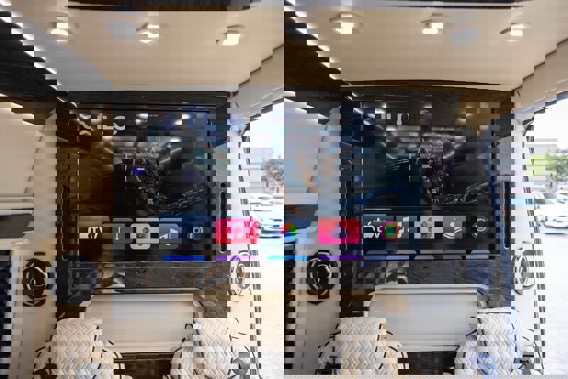 Used 2023 Mercedes-Benz Sprinter 3500 w/ Parking Package image 33