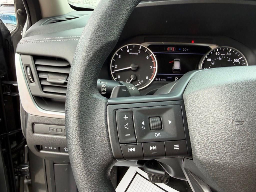 Used 2026 Nissan Rogue S AWD/4WD image 22