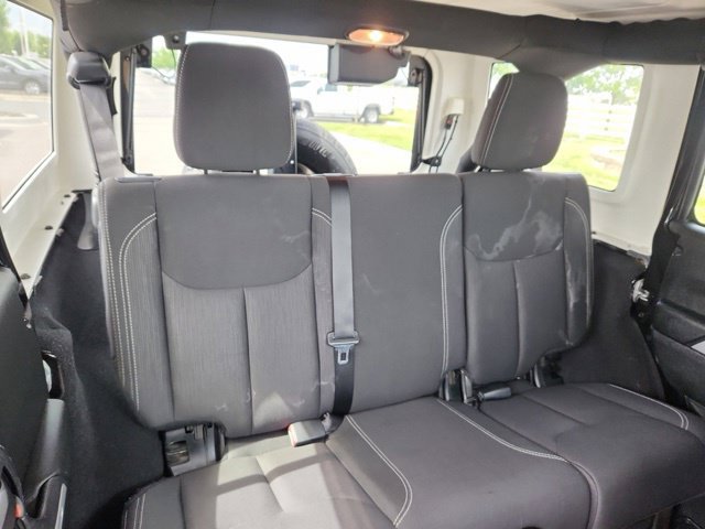Used 2018 Jeep Wrangler Unlimited Sahara AWD/4WD image 41