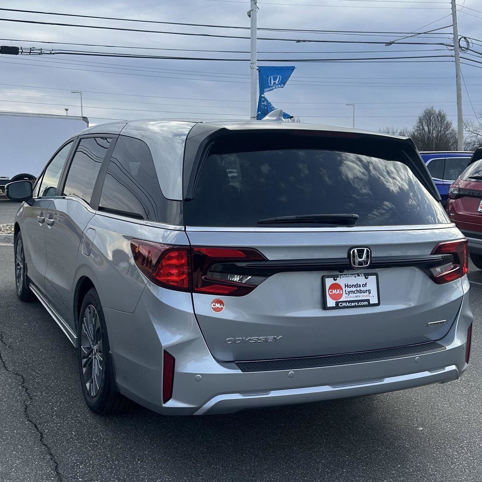 New 2026 Honda Odyssey Elite image 3