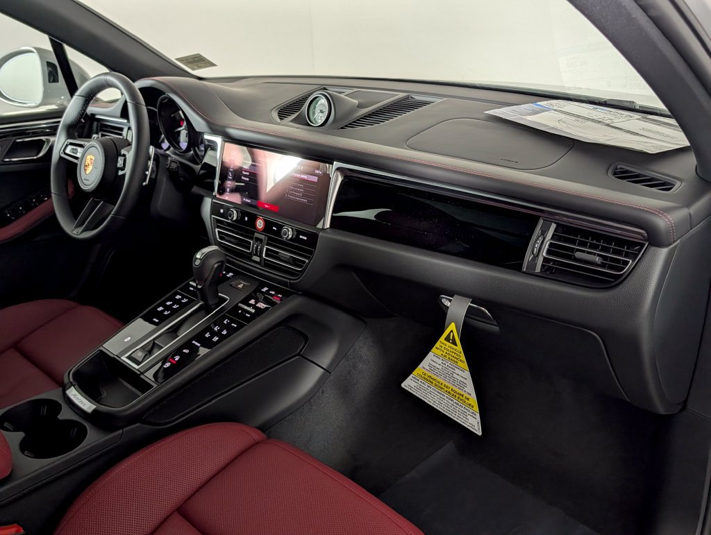 New 2026 Porsche Macan AWD/4WD image 19