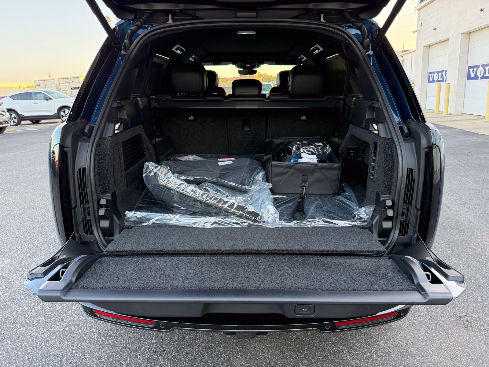 New 2027 Land Rover Range Rover Long Wheelbase SE AWD/4WD image 49