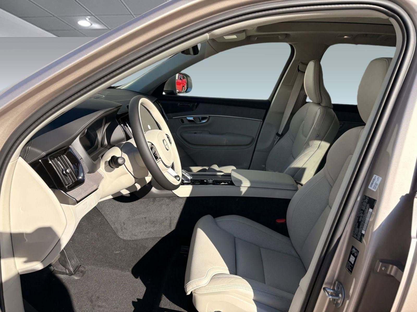 New 2026 Volvo XC90 B6 Ultra image 5