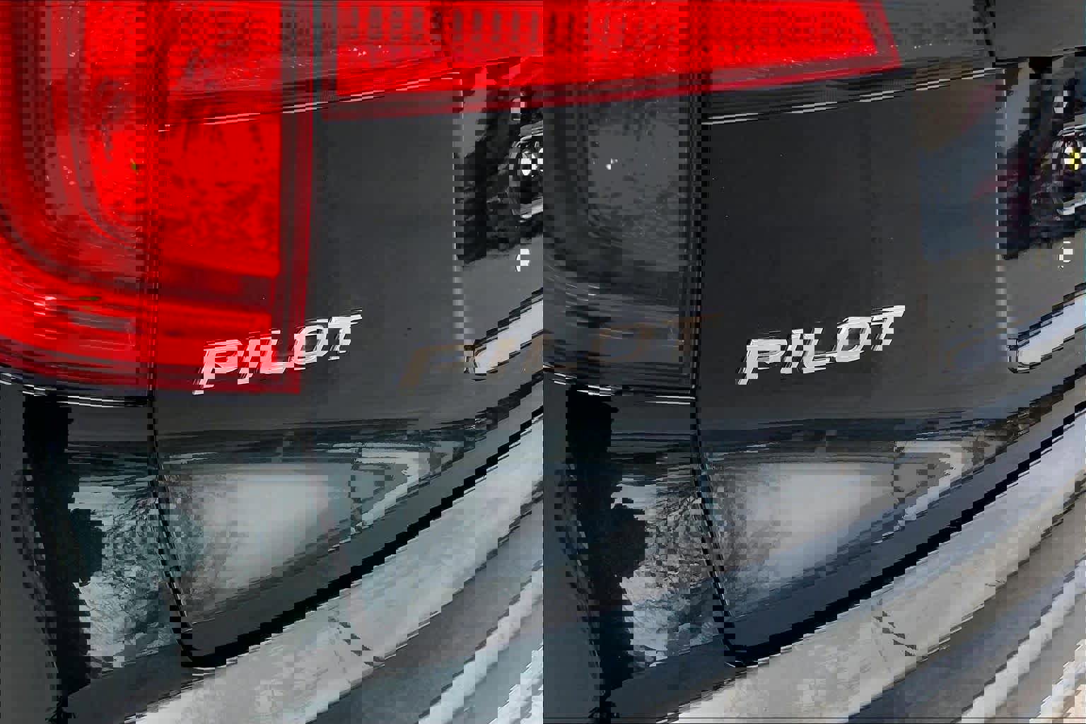 Used 2016 Honda Pilot Touring image 33