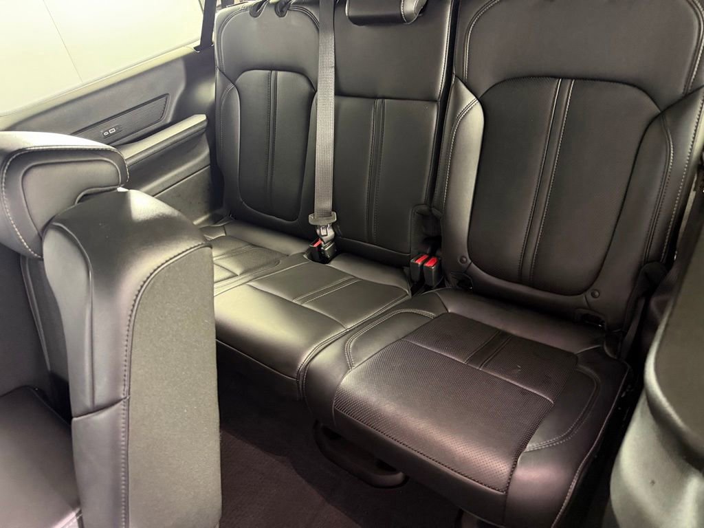 Certified 2025 Jeep Wagoneer L 4WD image 28