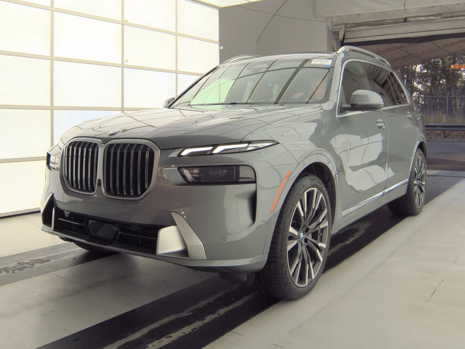 Used 2024 BMW X7 xDrive40i image 1
