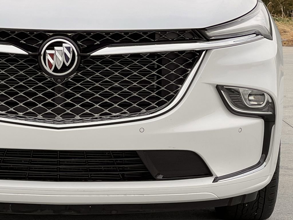 Used 2023 Buick Enclave Avenir image 11