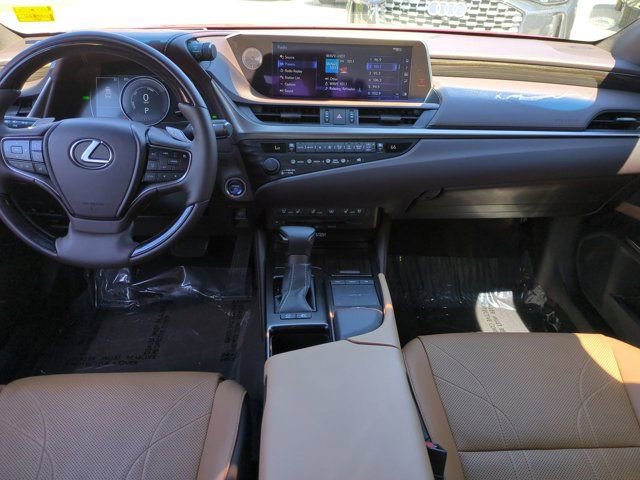 Used 2019 Lexus ES 300h Ultra Luxury w/ Accessory Package 2 image 13