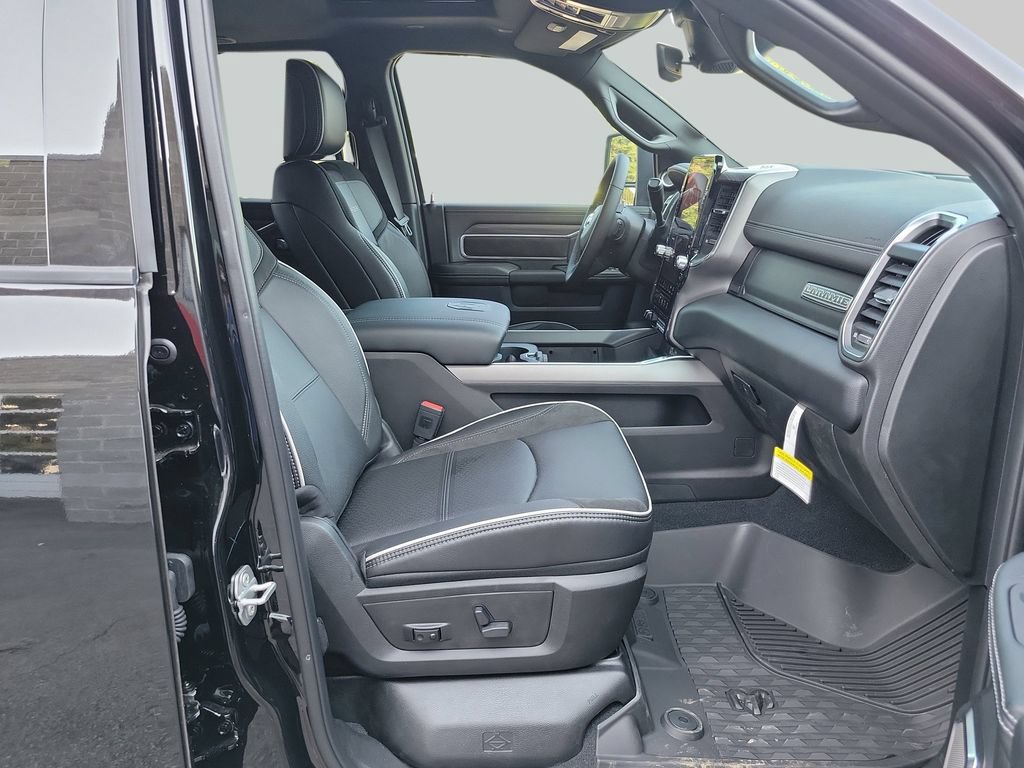 New 2026 RAM 2500 Laramie AWD/4WD image 38