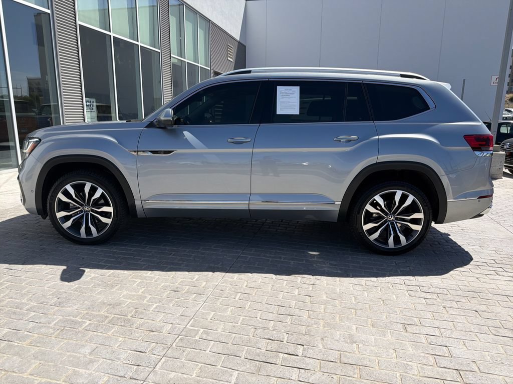 Certified 2023 Volkswagen Atlas SEL Premium AWD/4WD image 3