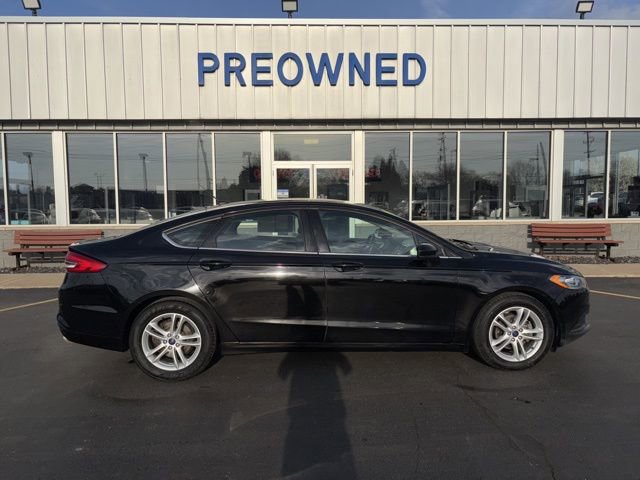 Used 2018 Ford Fusion SE FWD image 2