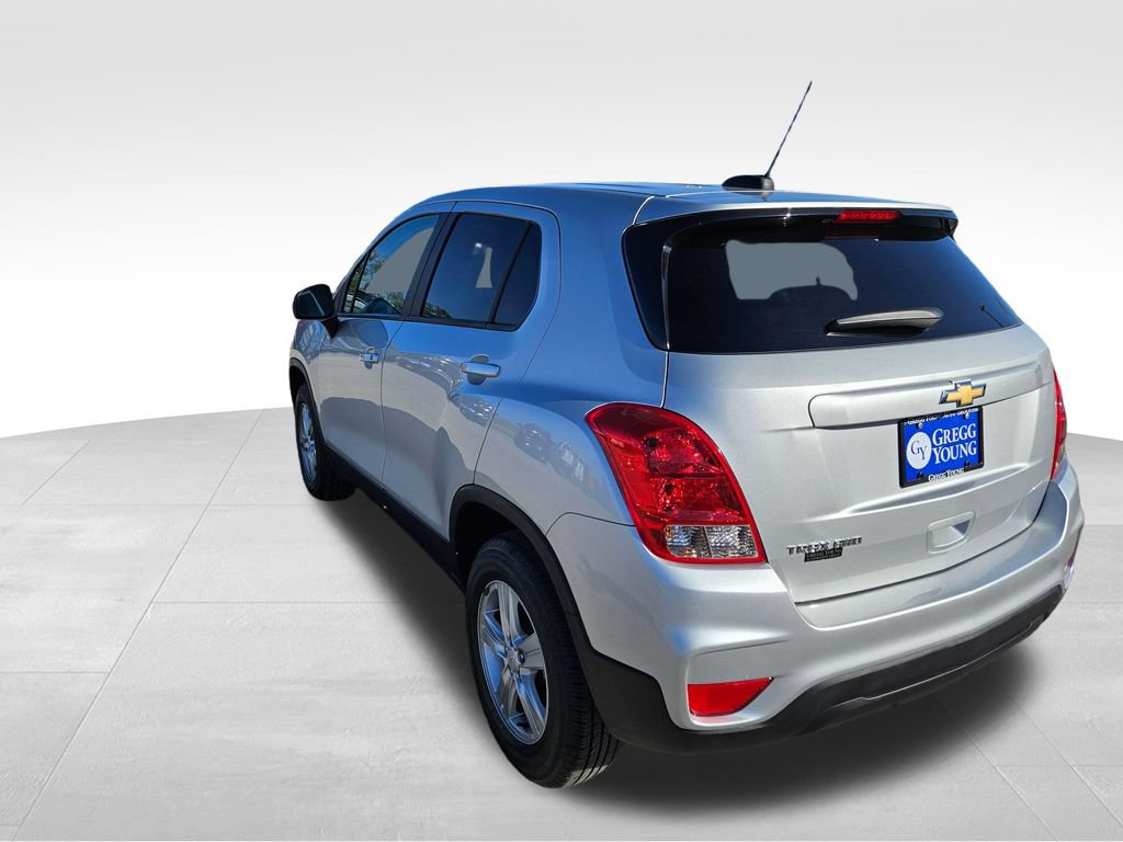 Used 2022 Chevrolet Trax LS w/ Tint and Cruise Package AWD/4WD image 9