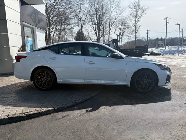 Used 2025 Nissan Altima 2.5 SR image 10