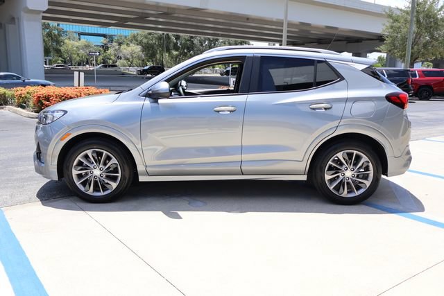 Used 2023 Buick Encore GX Select w/ Sport Touring Package FWD image 4