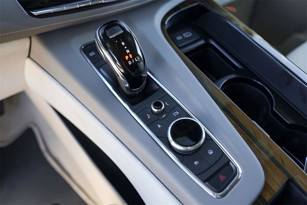 Used 2024 Cadillac Escalade Premium Luxury Platinum w/ Heavy-Duty Trailer Package image 32