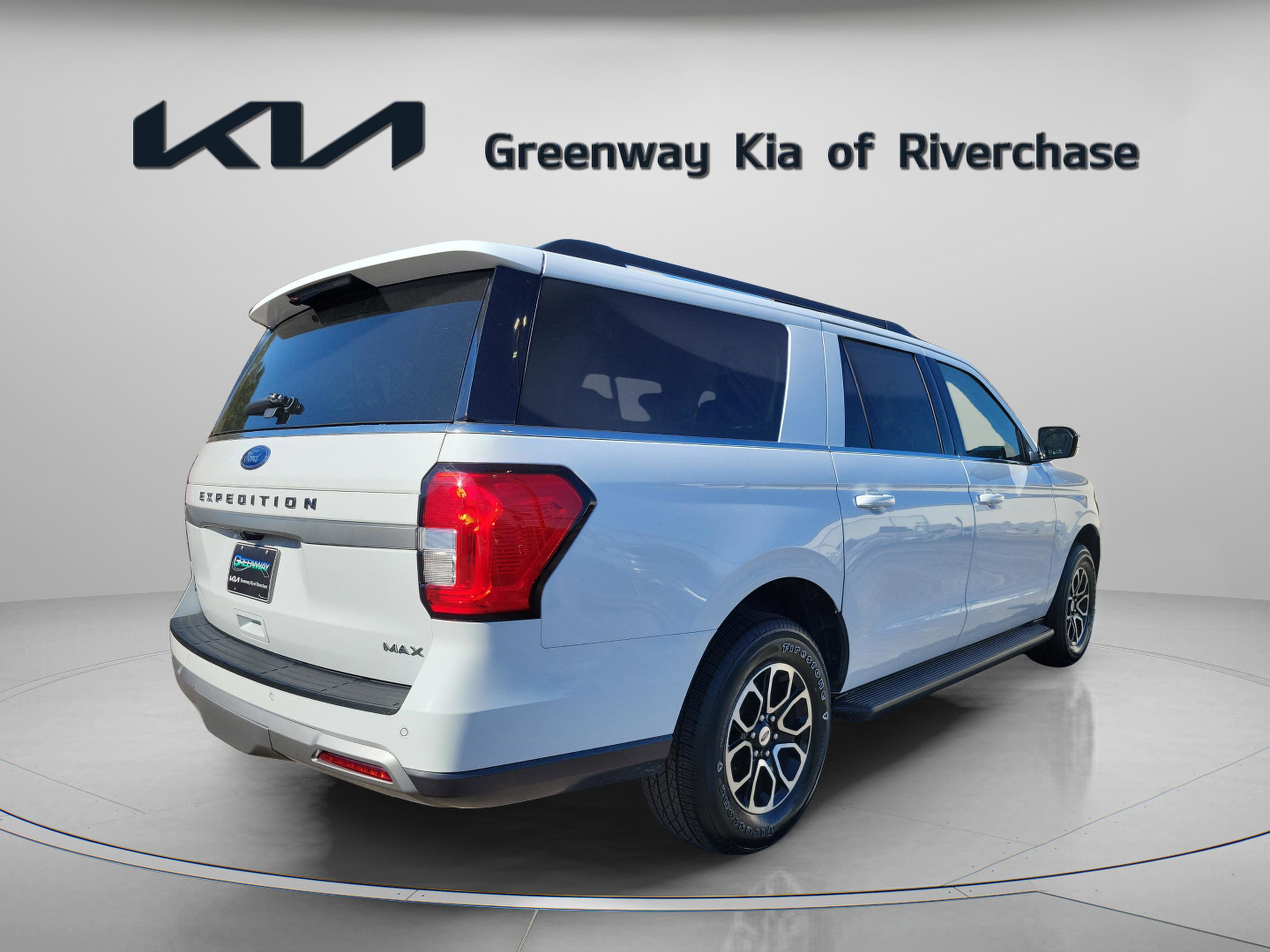 Used 2024 Ford Expedition Max XLT image 6