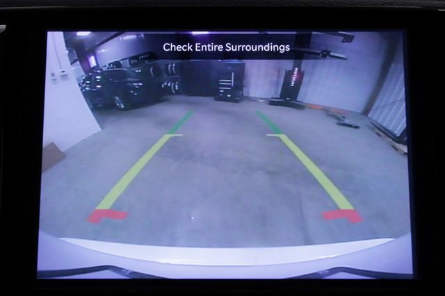 Used 2024 Chrysler Pacifica Touring-L FWD image 39