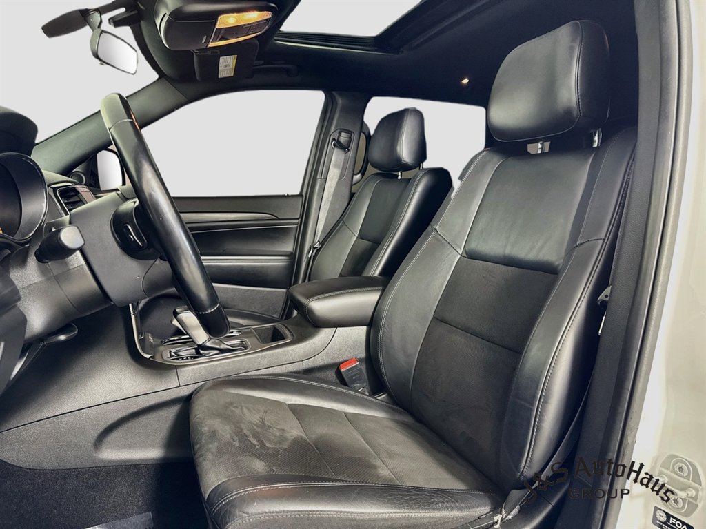 Used 2021 Jeep Grand Cherokee Laredo X AWD/4WD image 11