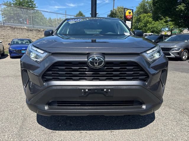 Used 2023 Toyota RAV4 LE AWD/4WD video 2