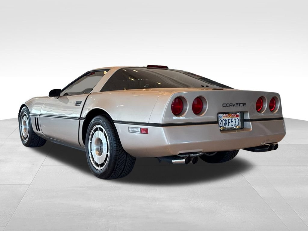 Used 1987 Chevrolet Corvette Coupe RWD image 3