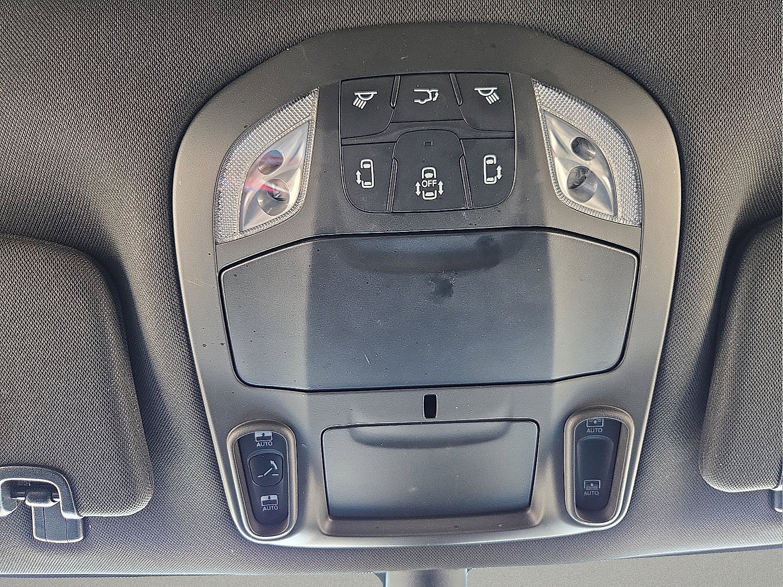 Used 2025 Chrysler Pacifica Limited FWD image 21