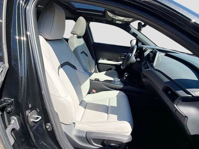 Used 2023 Lexus UX 250h FWD w/ Accessory Package (Z1) image 18