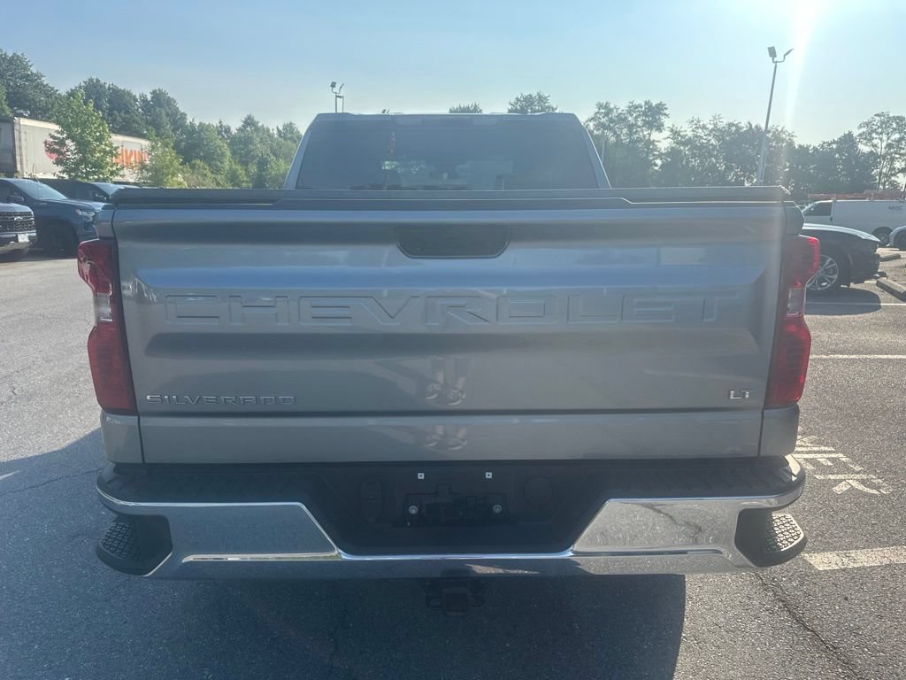 Used 2024 Chevrolet Silverado 1500 LT AWD/4WD image 6