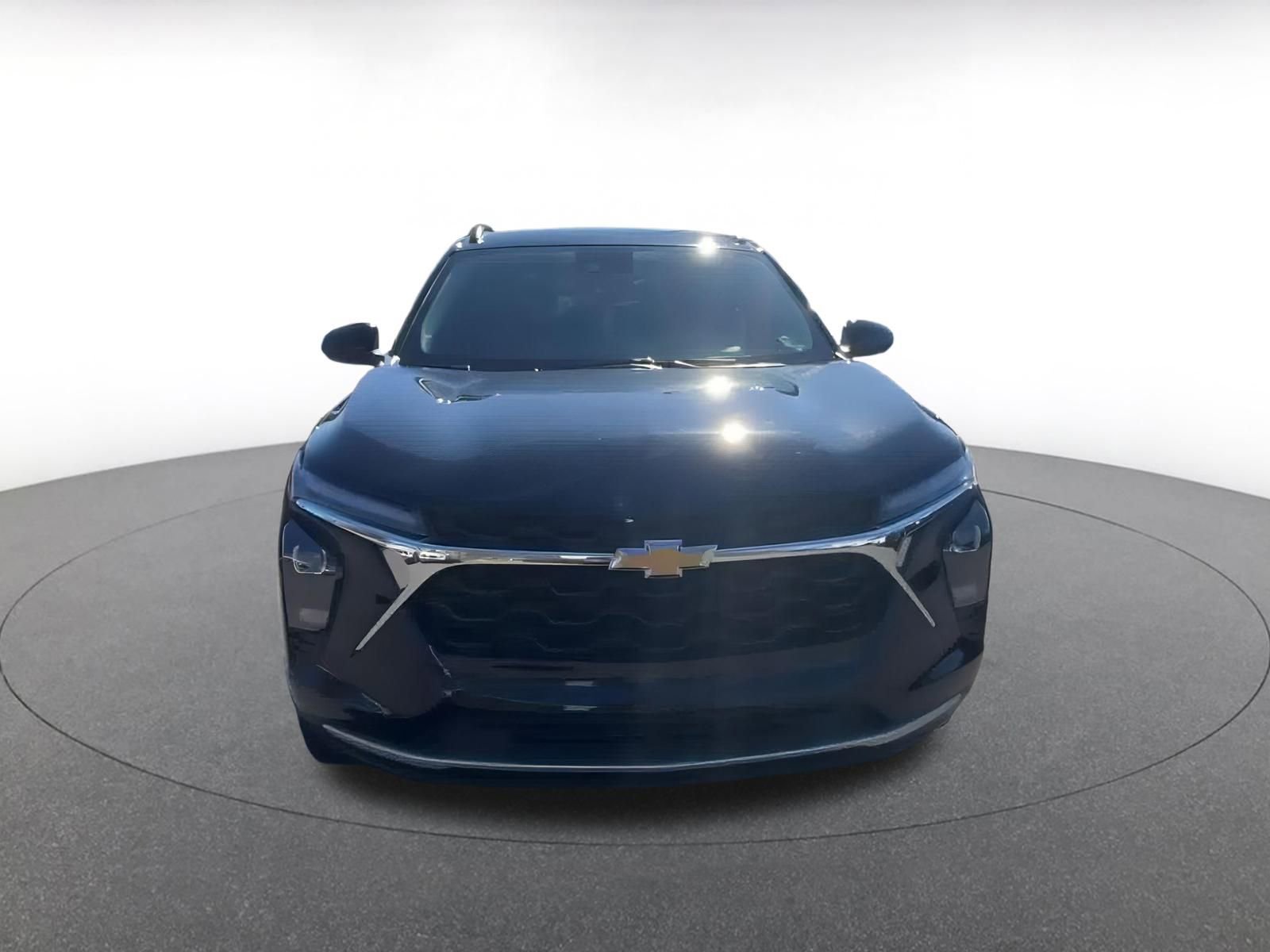 Used 2025 Chevrolet Trax LT image 4