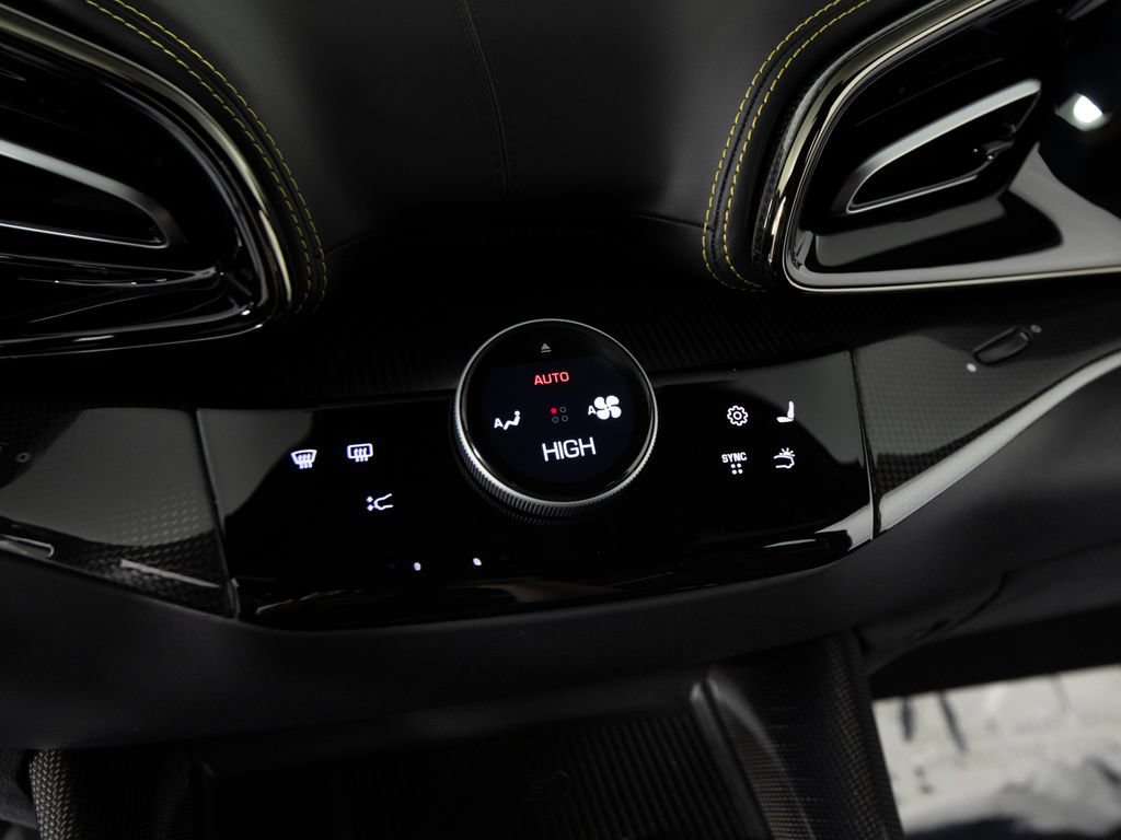 Used 2025 Ferrari Purosangue AWD/4WD image 20