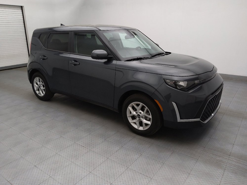 Used 2025 Kia Soul LX w/ LX Technology Package FWD image 11