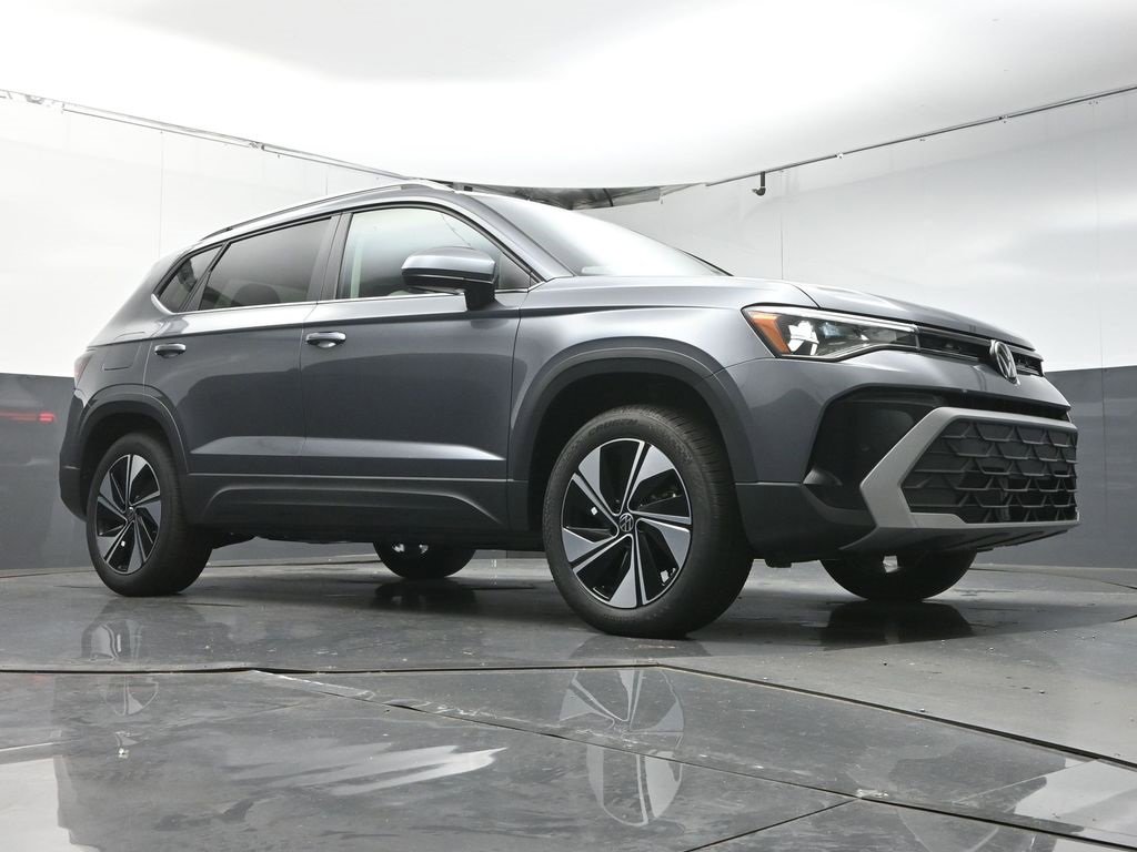 New 2025 Volkswagen Taos SE image 41