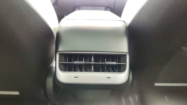 Used 2024 Tesla Model Y Performance AWD/4WD image 38