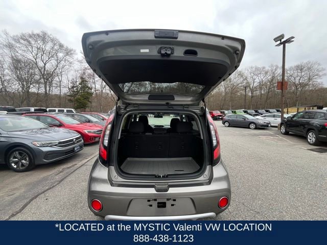 Used 2017 Kia Soul + image 11