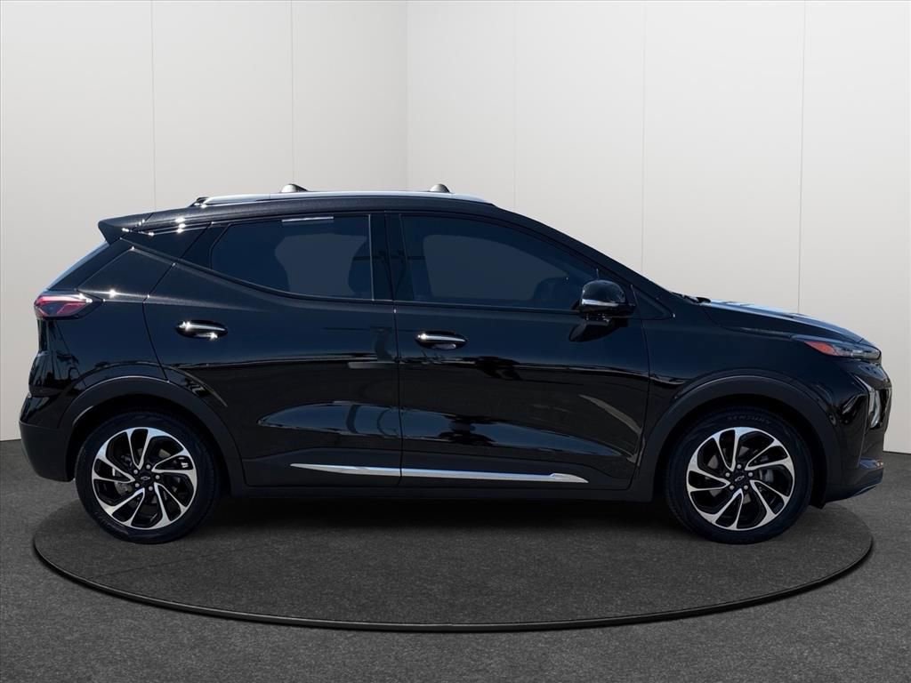 Used 2022 Chevrolet Bolt EUV Premier FWD image 4