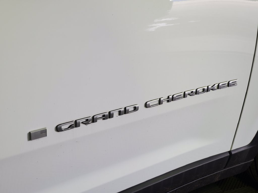Used 2025 Jeep Grand Cherokee Limited AWD/4WD image 30