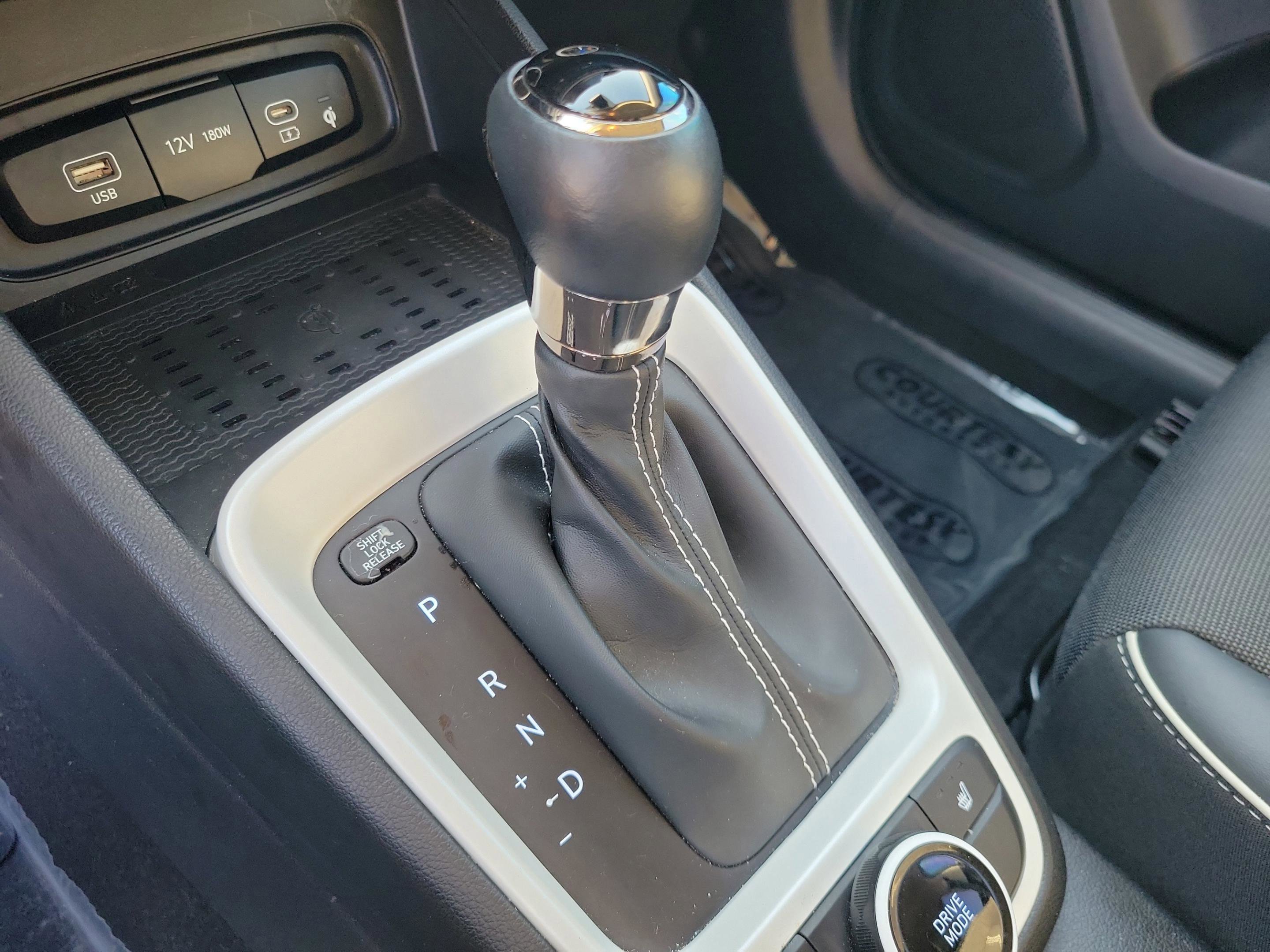 Certified 2024 Hyundai Venue Limited image 29