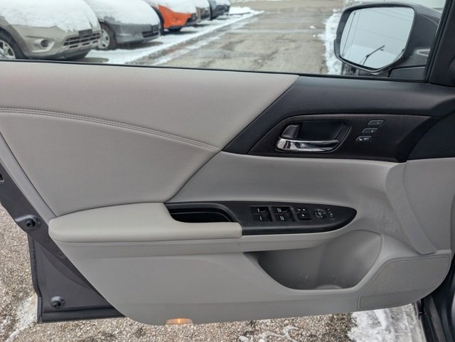 Used 2013 Honda Accord Touring image 9