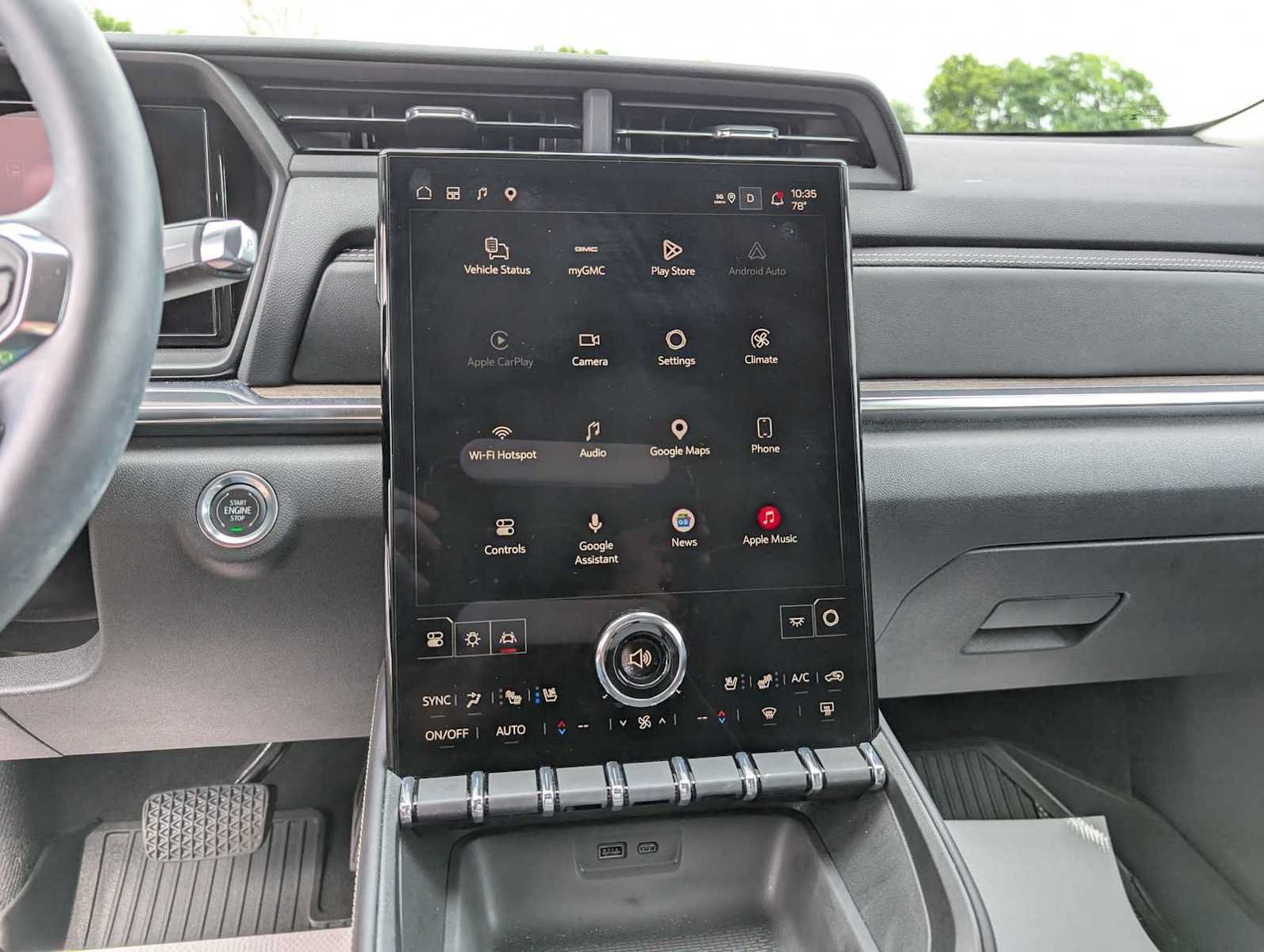 Used 2026 GMC Terrain Denali w/ LPO, Floor Liner Package AWD/4WD image 31