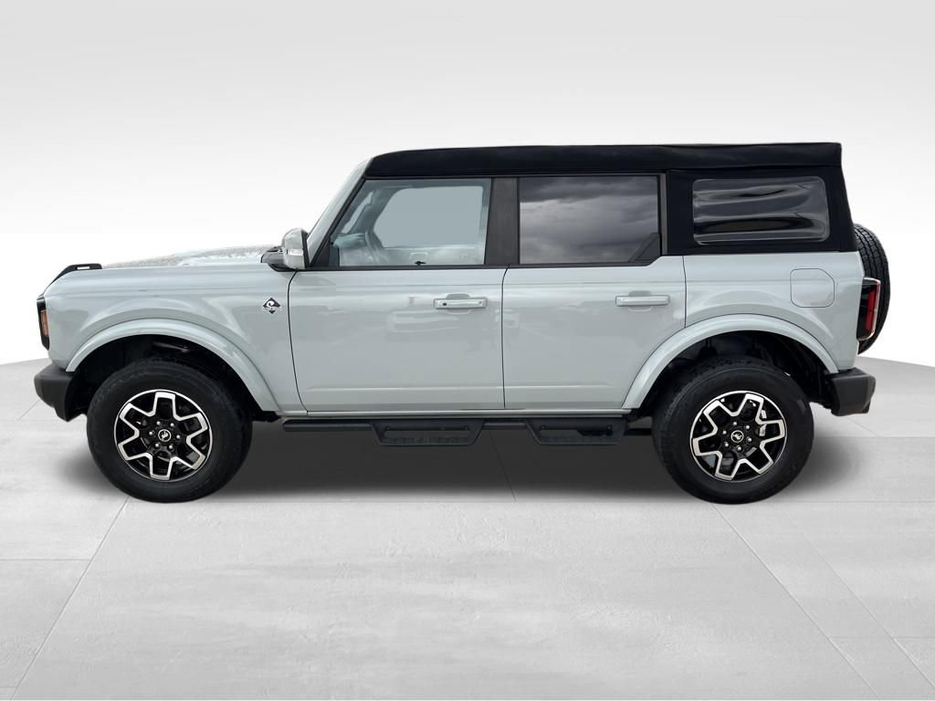 Used 2023 Ford Bronco Outer Banks image 2