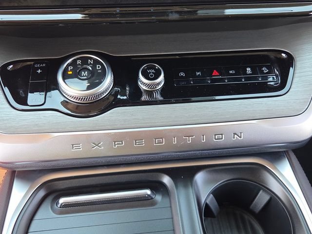New 2027 Ford Expedition Platinum w/ Platinum Ultimate Package AWD/4WD image 21