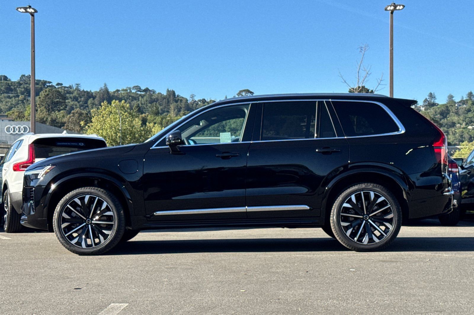 New 2026 Volvo XC90 T8 Plus w/ Protection Package image 5