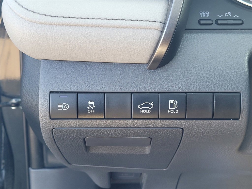 Used 2023 Toyota Camry XLE image 25