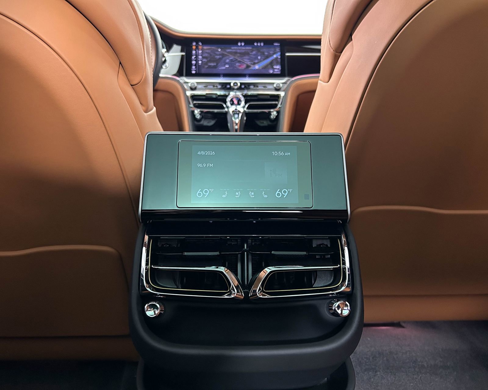 Used 2024 Bentley Flying Spur V8 image 32