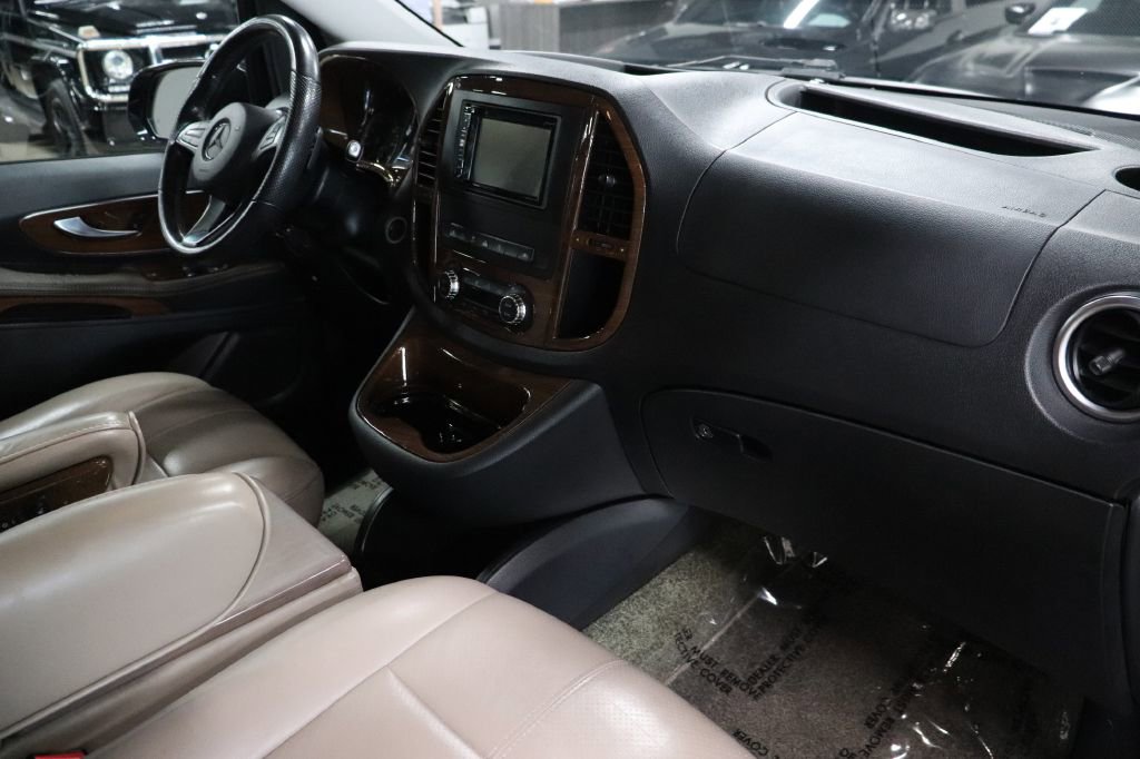 Used 2018 Mercedes-Benz Metris Passenger image 29
