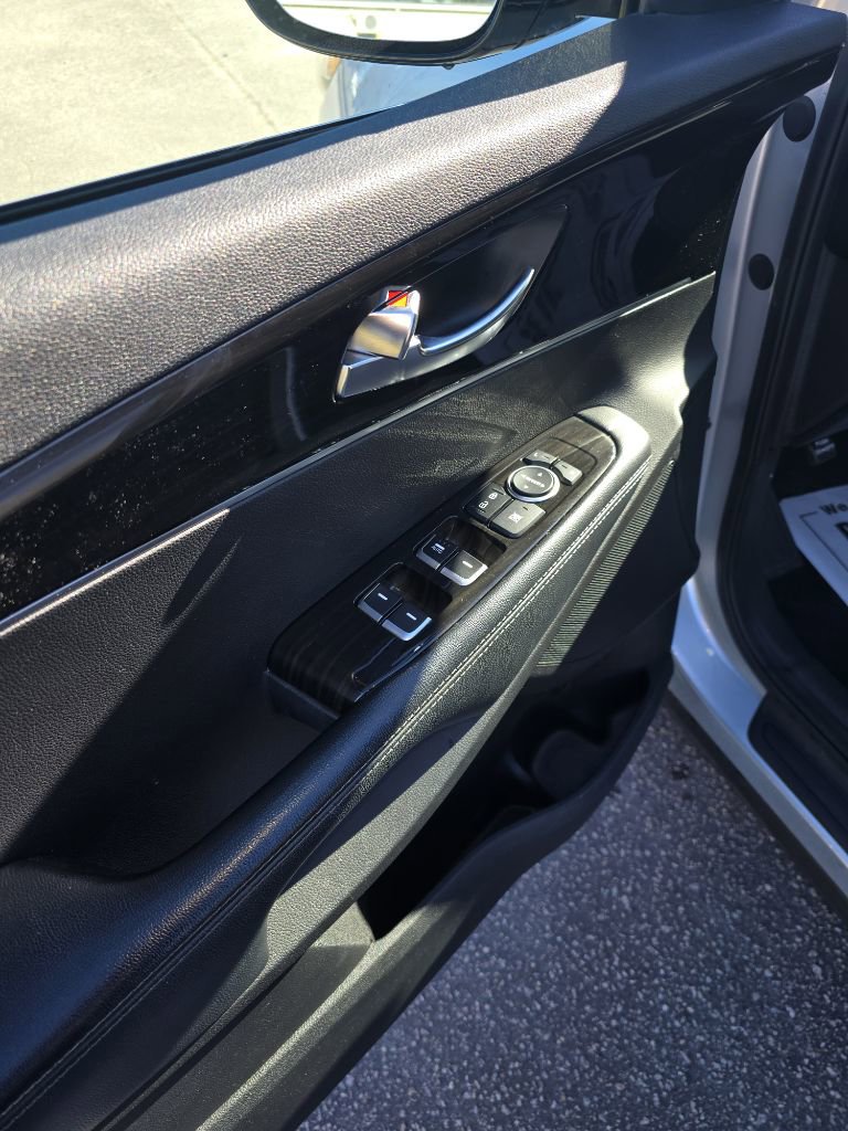 Used 2019 Kia Sorento L image 8