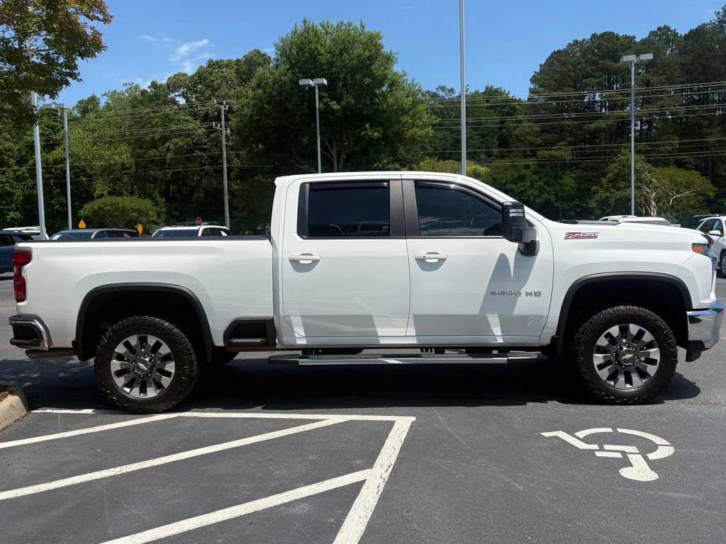 Used 2022 Chevrolet Silverado 2500 LT w/ Convenience Package AWD/4WD image 4