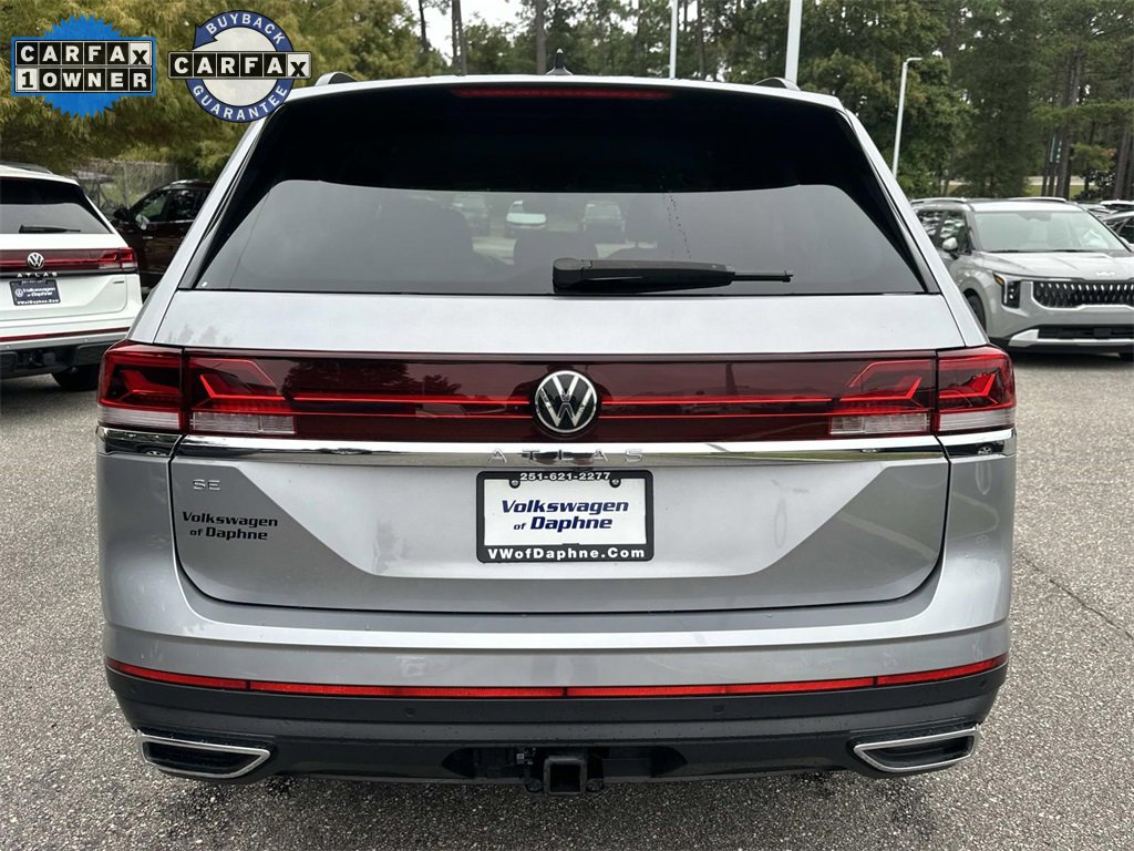 Used 2024 Volkswagen Atlas SE w/ Black Wheel Package image 3