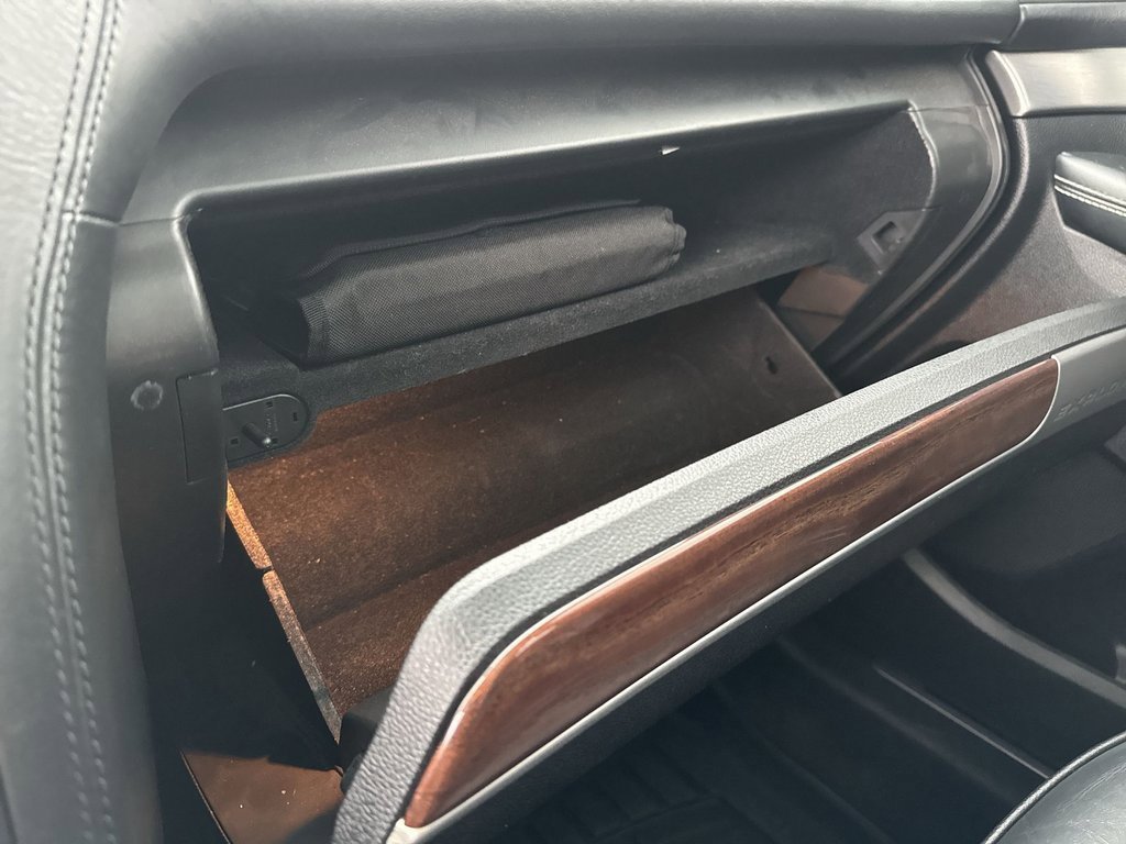 Used 2018 Ford Explorer Platinum image 30